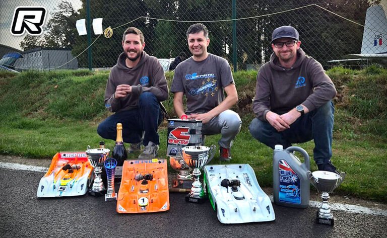 Coroado em madeira 2026 Campeão Britânico 1:8 Onroad
