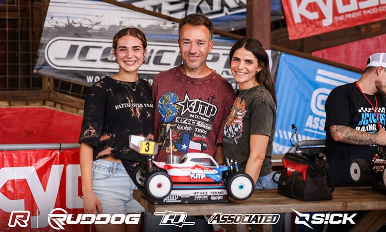 Tebo avança para o último dia 1:8 Nitro Buggy Worlds